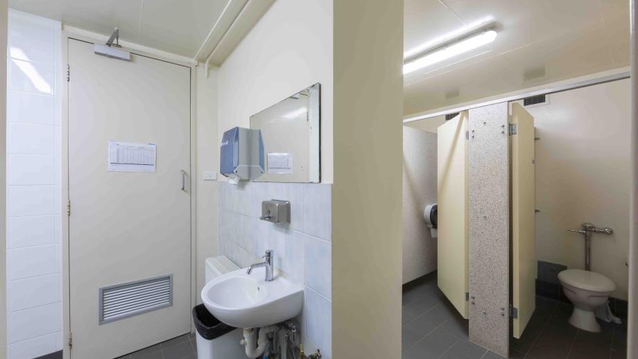 Burton and Garran bathroom
